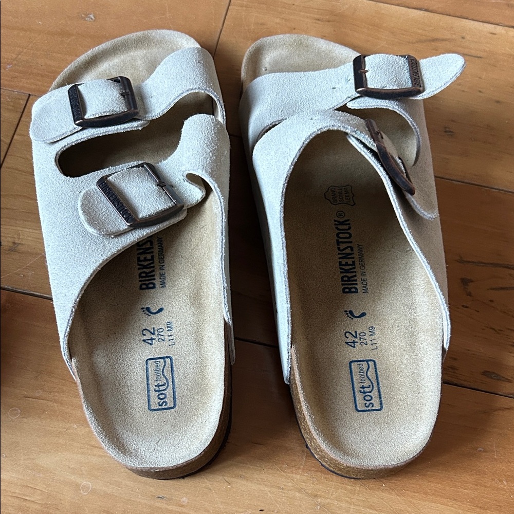 Birkenstock Arizona soft footbed, sandcastle color Sandals, men’s size 42/ US 9